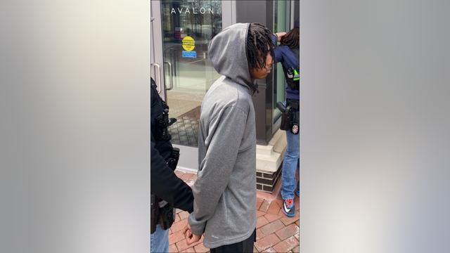 17-year-old arrested in Alexandria, 4th suspect in Philadelphia bus stop shooting