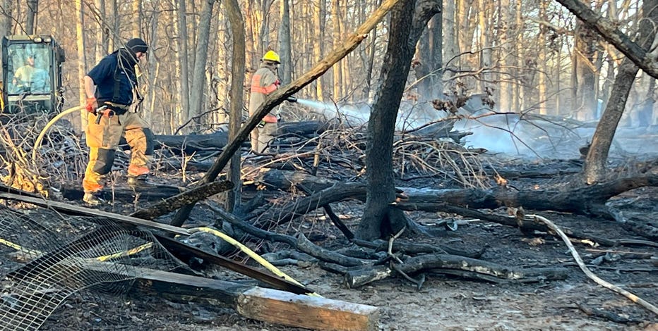 Brush fires threaten homes in DC metro area