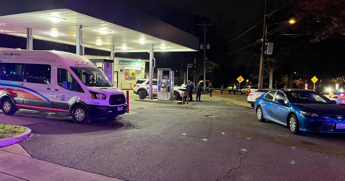 3 adults injured in southeast DC shooting, suspect at large: police ...