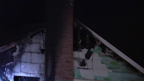 Mother, 2 children injured in overnight house fire in Bowie