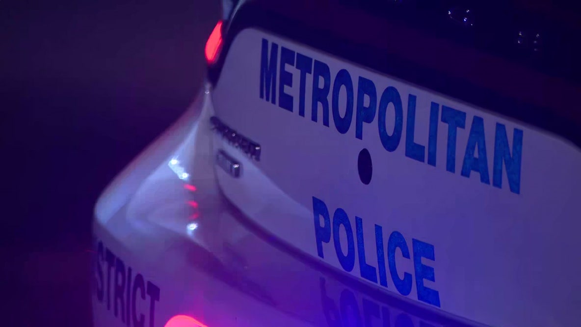 Man shot, hospitalized in Southeast DC, police investigating