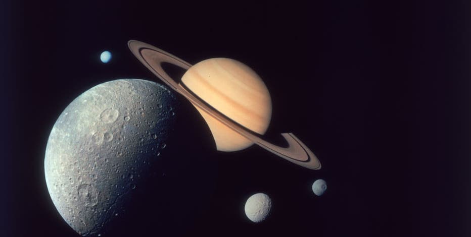 Moon will 'kiss' Saturn on May 31 and other summer sky events to watch