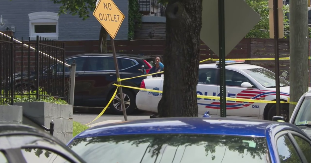 Search for suspect underway after man shot, killed in Southeast DC ...
