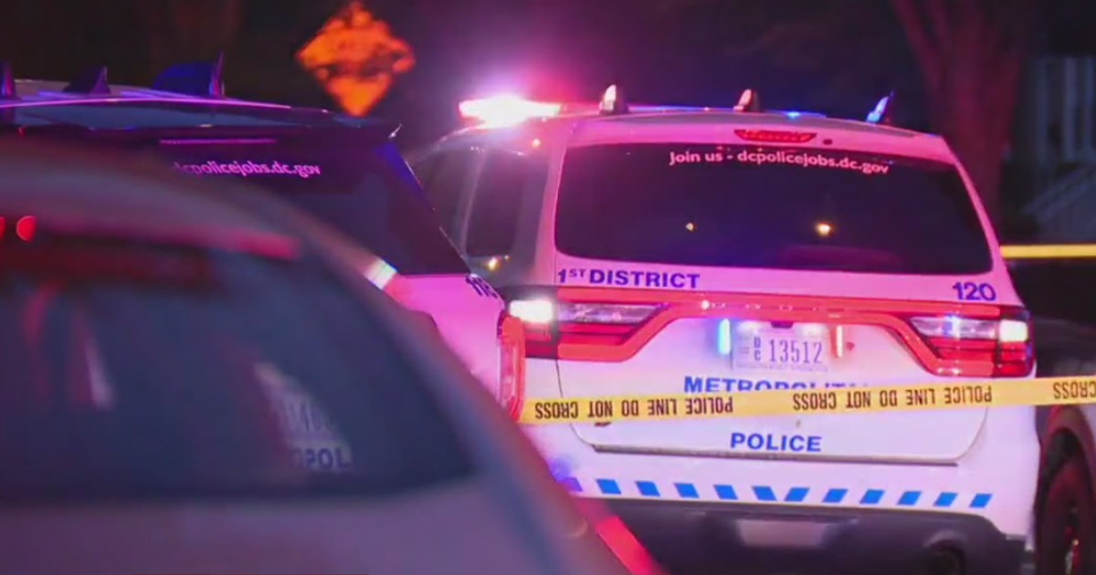 Police searching for suspect after 4 shot in Southeast DC | FOX 5 DC