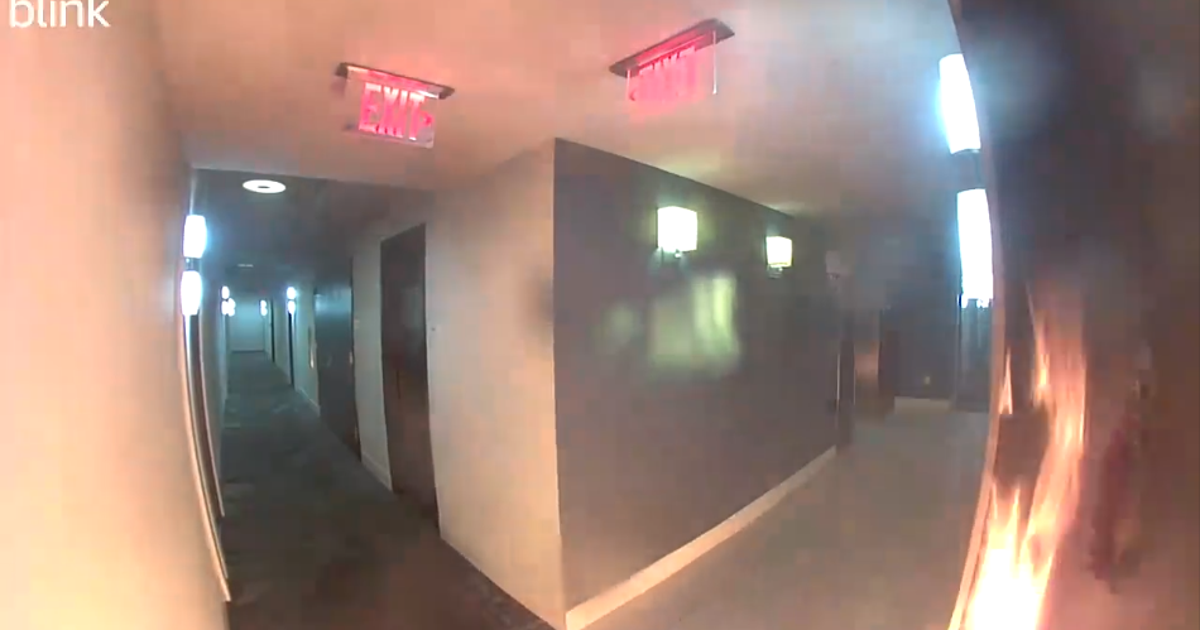 VIDEO: Suspect sets his neighbor's apartment door on fire in DC | FOX 5 DC