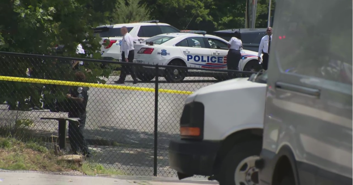 Multiple suspects wanted following deadly shooting in Southeast DC ...