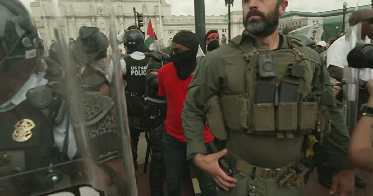 Union Station Riots Union Station entrances closed as protests erupt after Netanyahu speech ...