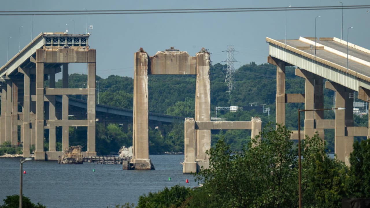 (レア/NWOBHM) Krakatoa - Building Bridges Massive cranes pass under bridges on way to Baltimore | PHOTOS