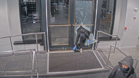 DC Lululemon robbed again, cops search for smash-and-grab suspects