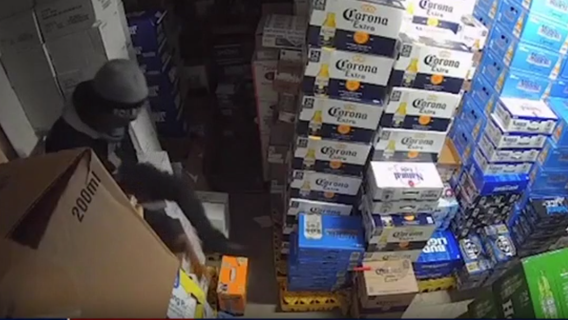 Thief steals nearly $15K worth of liquor from Northwest DC shop