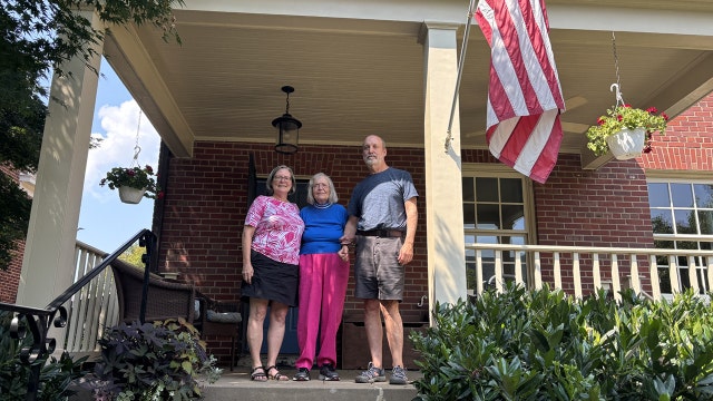 Virginia woman celebrates 100th birthday at childhood home in DC