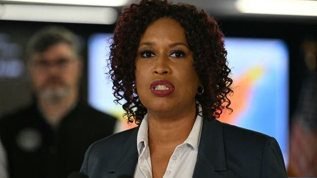 DC Mayor Muriel Bowser tests positive for COVID-19