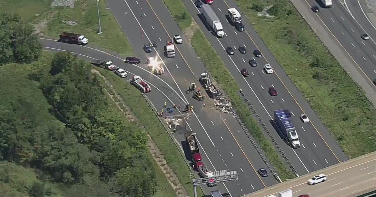Truck overturns, spills debris on I-95 near Fredericksburg | FOX 5 DC