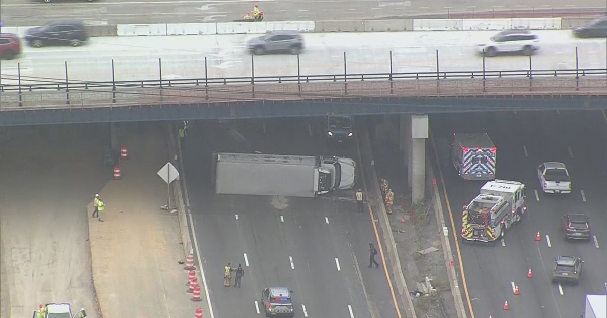 Traffic snarled after truck crashes, overturns on I-495 in McLean area ...