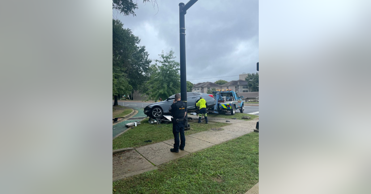 Single vehicle crash after police pursuit knocks out traffic lights in ...