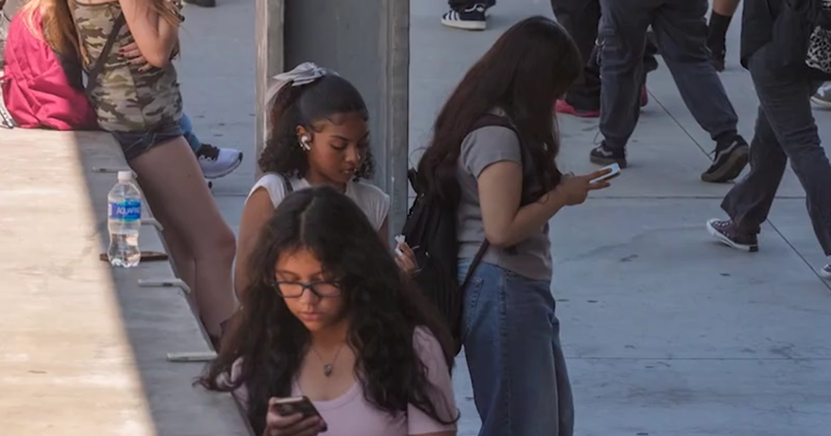 Prince George’s County considers banning cell phone in schools | FOX 5 DC