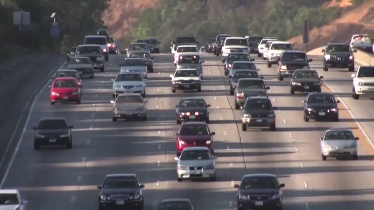 Police warn drivers amid Thanksgiving holiday travel rush