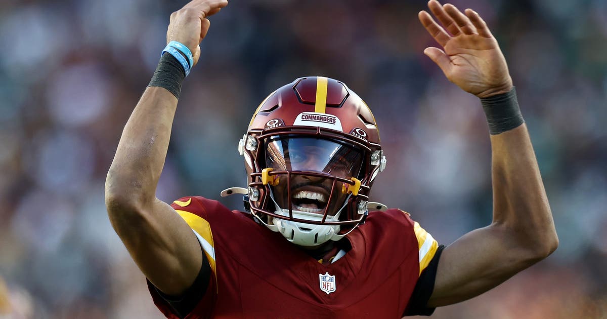 Commanders stun Eagles with last-second touchdown in NFC East clash ...