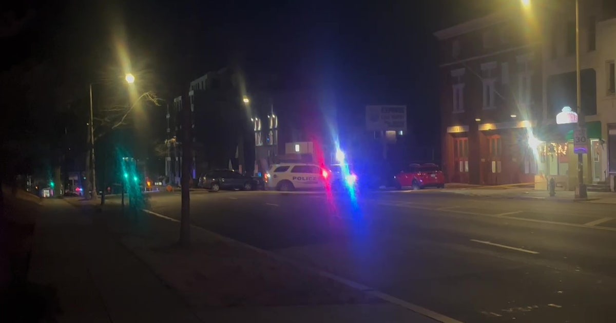 Driver flees after crash sends vehicle into building: DC police | FOX 5 DC