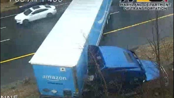 Jackknifed Amazon delivery truck on I-495 blocks roadway