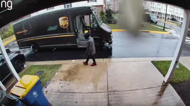 DC woman accuses UPS drivers of stealing wallet, $2,000 in cash