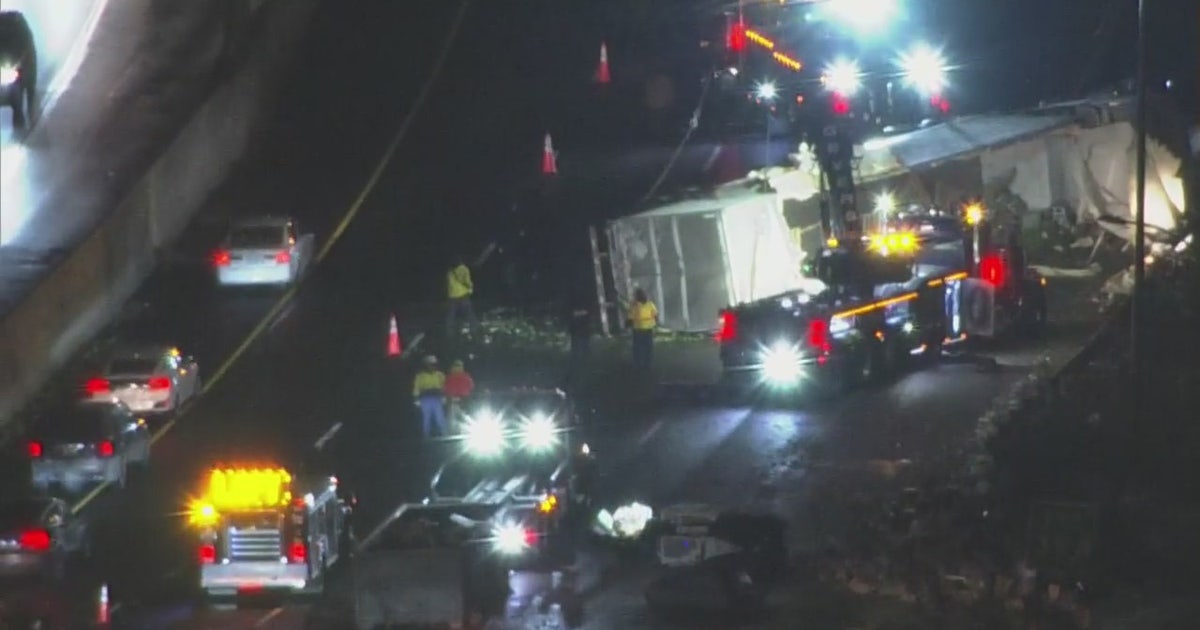 Overturned tractor-trailer causes delays on I-495 in Bethesda | FOX 5 DC