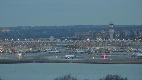DC plane crash: Inbound flights briefly delayed at Reagan National Airport