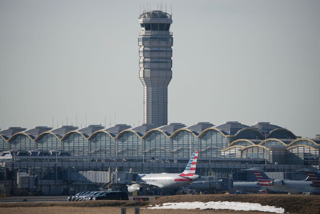 Ground stop issued for all 3 DC-area airports due to 'equipment outage'