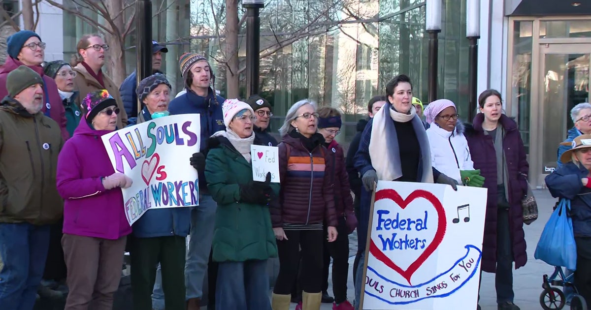 Chaos and confusion on Capitol Hill as federal workers face deadline ...