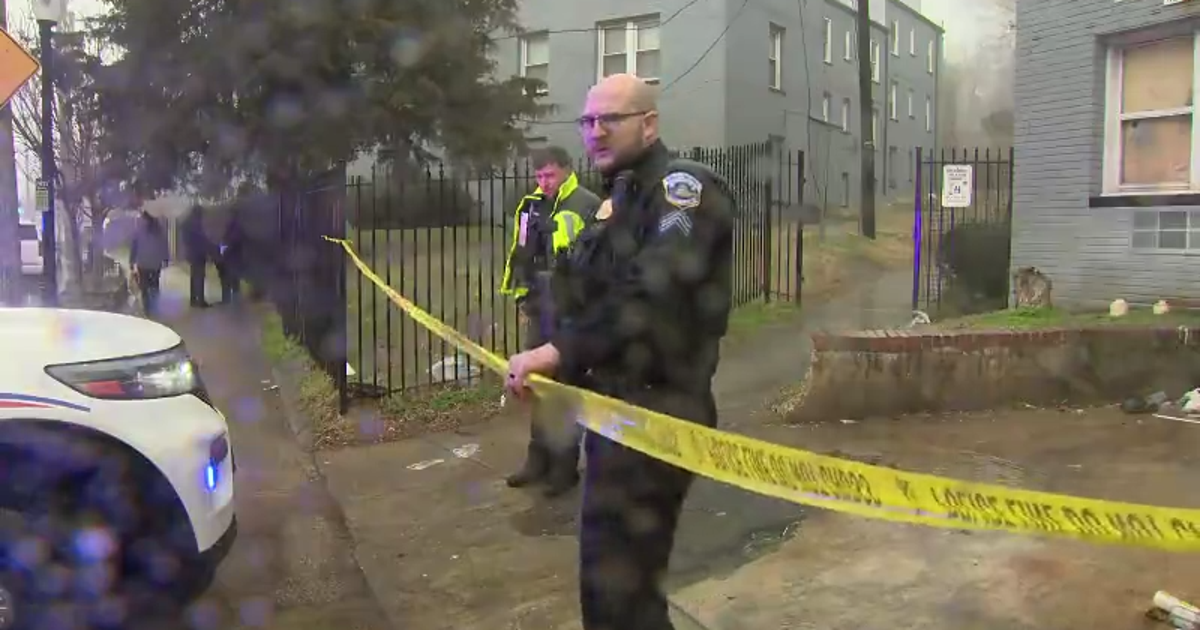 Three shot in Northeast DC apartment complex, two dead | FOX 5 DC