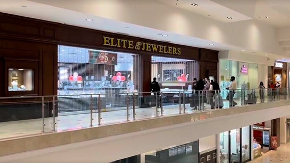 Smash-and-grab robbery at Montgomery Mall jewelry store leaves shoppers uneasy