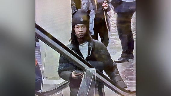 Union Station shooting: Police release images of suspect