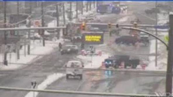 Vehicle crash into power pole, temporarily closes portion of Leesburg Pike