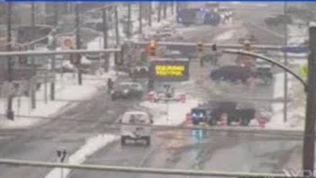 Vehicle crash into power pole, temporarily closes portion of Leesburg Pike