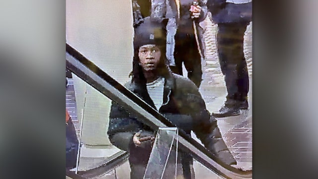 Union Station shooting: Police release images of suspect