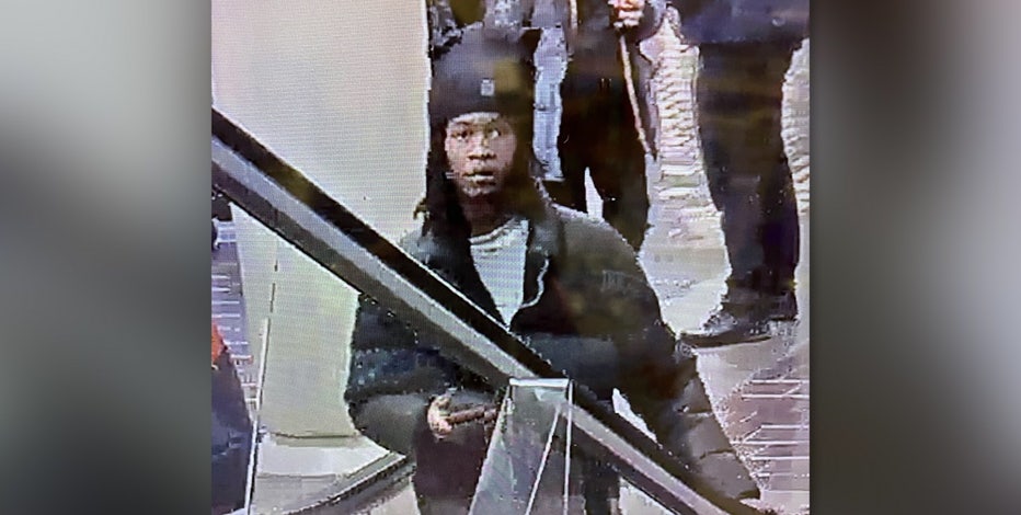 Union Station shooting: Police release images of suspect