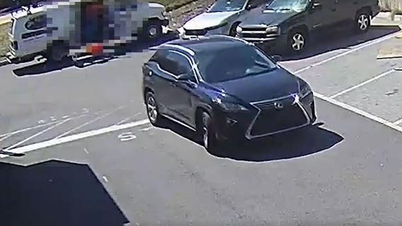 VIDEO: Man robbed at gunpoint while making deliveries in Southeast DC: police