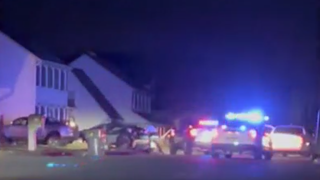 FBI agent facing gun charges in death of Good Samaritan