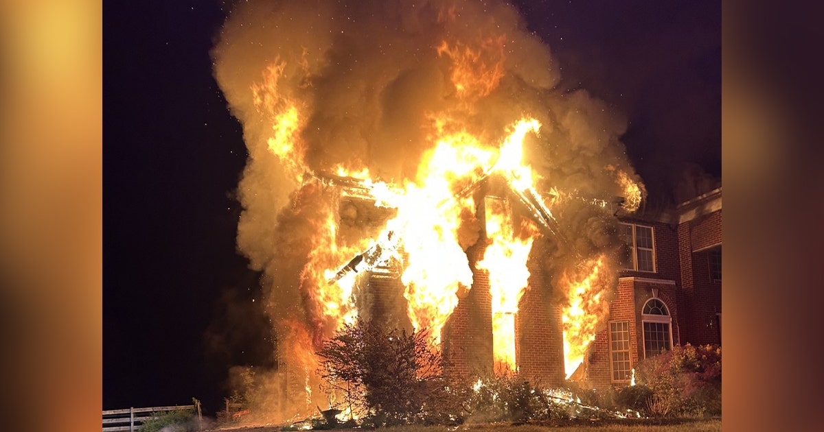 Fire engulfs northern Virginia home | FOX 5 DC