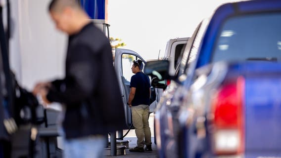 Gas prices could fall as crude oil prices drop, expert says