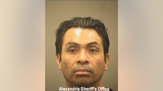 Airline employee accused of attempting to smuggle cocaine through Dulles Airport