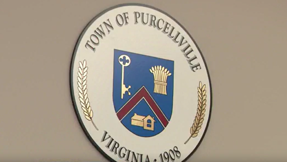 Purcellville residents want answers on budget as shutdown looms