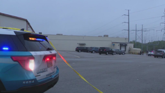 1 man dead, suspect in custody following Woodbridge triple shooting