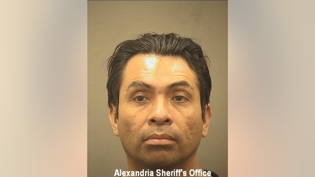 Airline employee accused of attempting to smuggle cocaine through Dulles Airport