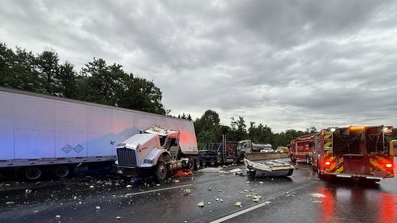 Crash involving 2 tractor-trailers snarls traffic on I-495 in Silver Spring