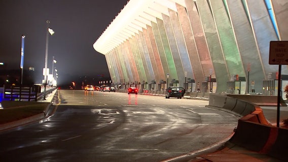 Trump holds meeting to discuss Dulles Airport makeover