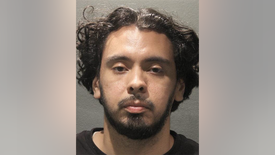 Arlington high school teacher arrested for inappropriate contact with student