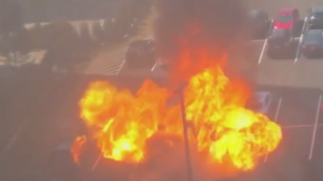 VIDEO: Vehicle catches fire, spreads to 3 other vehicles in Virginia