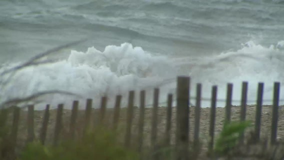 Hurricane Erin threatens Maryland, Virginia, Delaware beaches with heavy winds, high surf