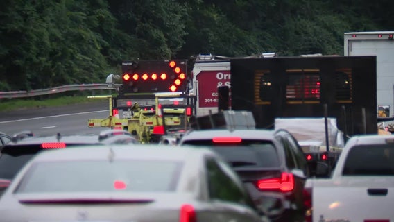 Multi-vehicle crash closes lanes of I-495 in Silver Spring during Monday morning commute